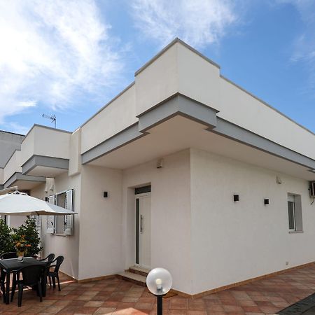 casa vacanze NONNOFIORE Leverano Exterior foto